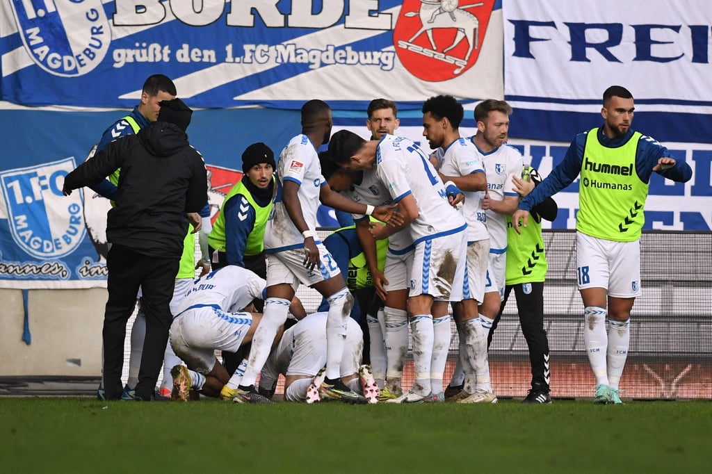 Der 1. FC Magdeburg feiert einen 1:0-Heimsieg gegen den FC St. Pauli, der Jubel nach dem Siegtor von Baris Atik war groß.