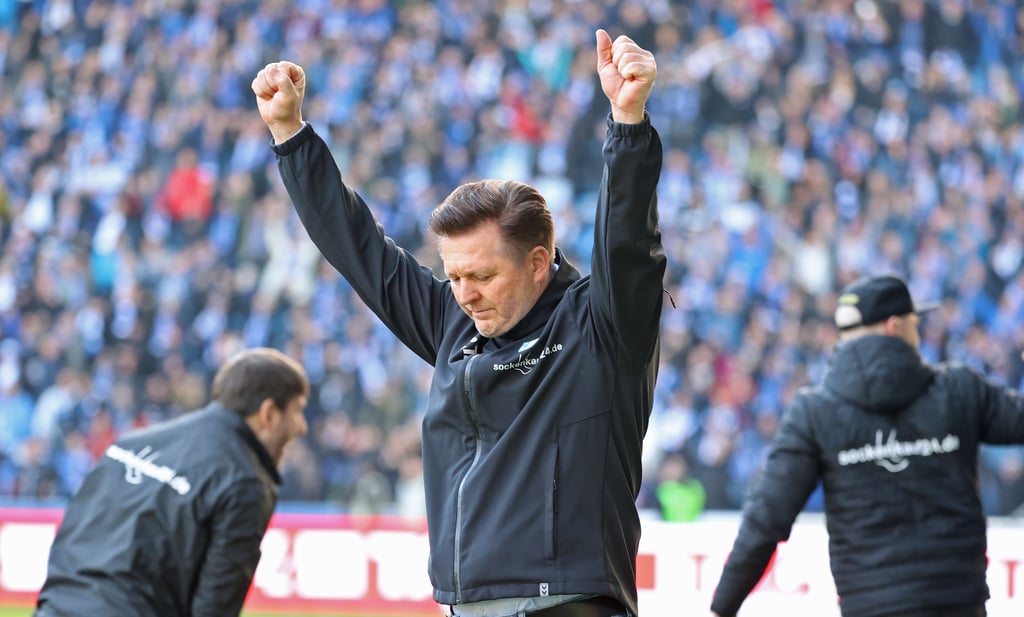 Bejubelte den Sieg seiner Elf: Christian Titz.