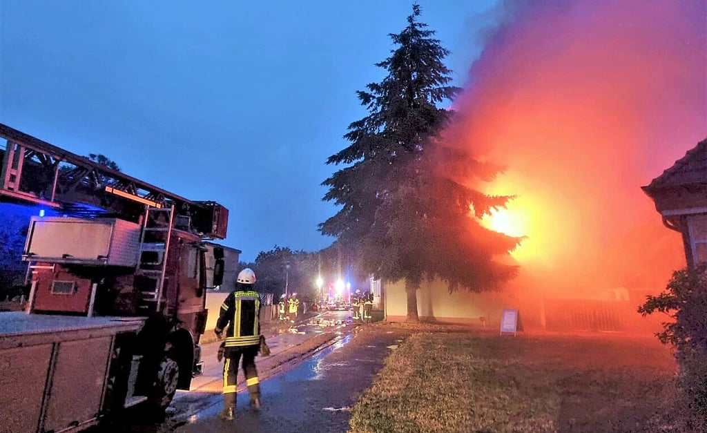 Der größte Einsatz des Jahres 2023: Ein Dachstuhlbrand an einem zum Glück unbewohnten Haus in Jederitz.