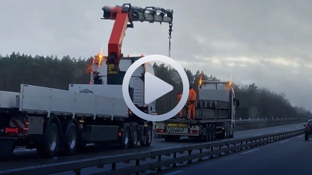 Impressionen von der Autobahn A2 im Jerichower Land, auf der zwischen den Anschlussstellen Lostau und Burg-Zentrum im Februar 2024 immer noch Bauarbeiten laufen und Fahrspuren gesperrt sind.