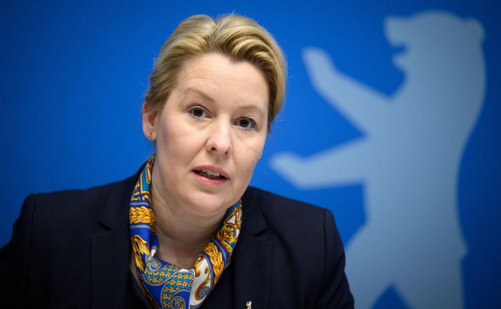 Franziska Giffey (SPD), Berliner Senatorin für Wirtschaft, Energie und Betriebe, äußert sich bei einem Termin.