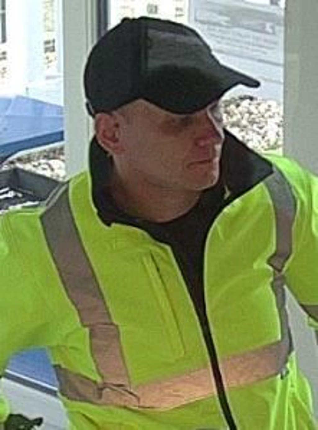 Dieser Mann soll wertvolle Waren in Landsberg abgeholt haben.