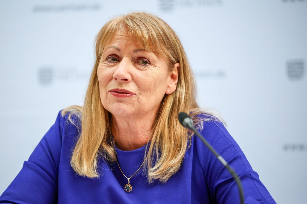 Sachsens Sozialministerin Petra Köpping spricht während einer Pressekonferenz.
