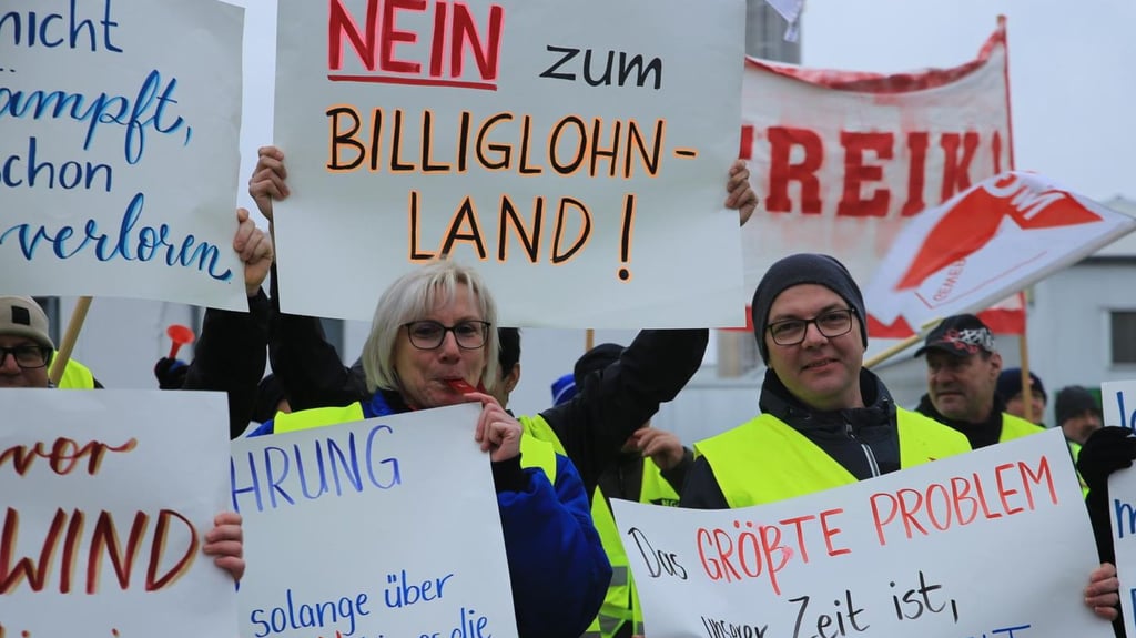 Warnstreik im Homann-Feinkostwerk Rogätz.