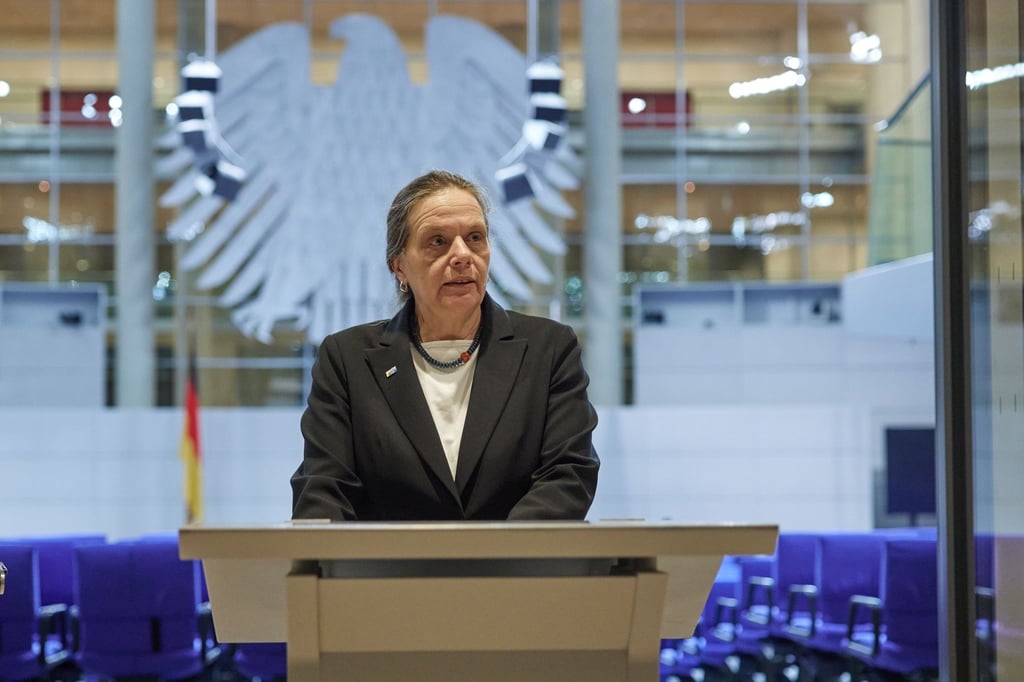 Bundeswahlleiterin Ruth Brand gibt nach der Teilwiederholung der Bundestagswahl in Berlin das vorläufige Wahlergebnis bekannt.