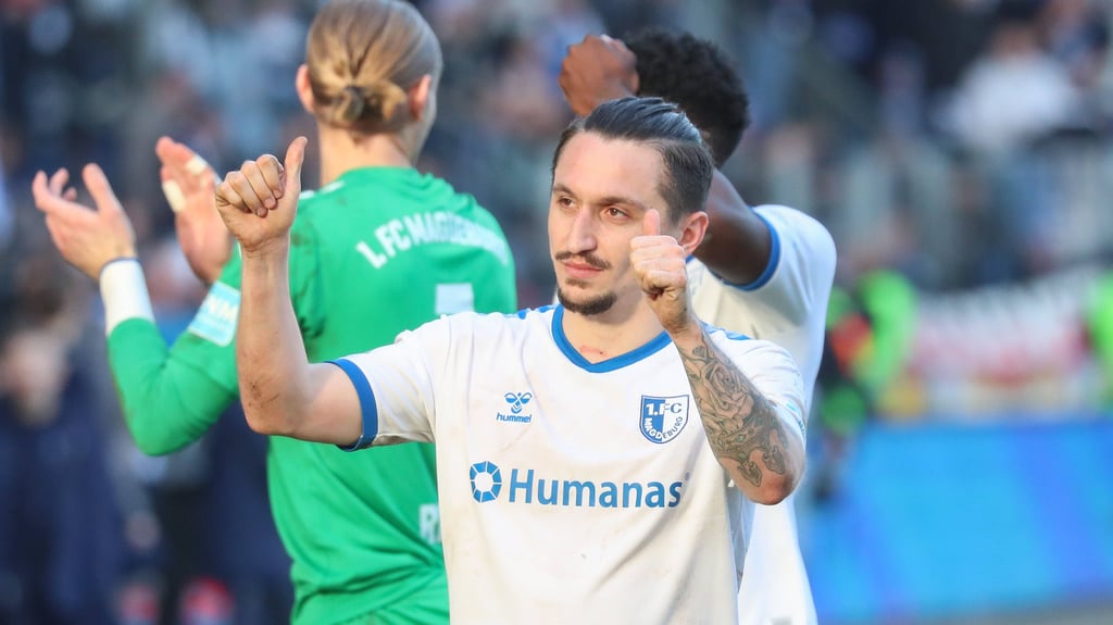 Baris Atik schoss das umjubelte Tor gegen den FC St. Pauli: Der Kapitän vom 1. FC Magdeburg ließ sich anschließend im Stadion von den Fans bejubeln.