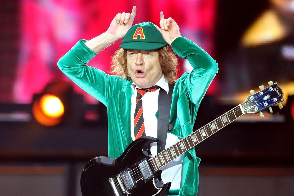 Angus Young ist Gründer und Gitarrist der Hardrock-Band AC/DC.