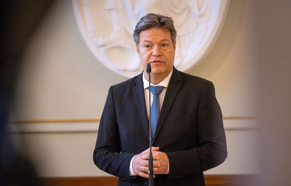 Robert Habeck (Bündnis 90/Die Grünen), Bundesminister für Wirtschaft und Klimaschutz, gibt ein Pressestatement.