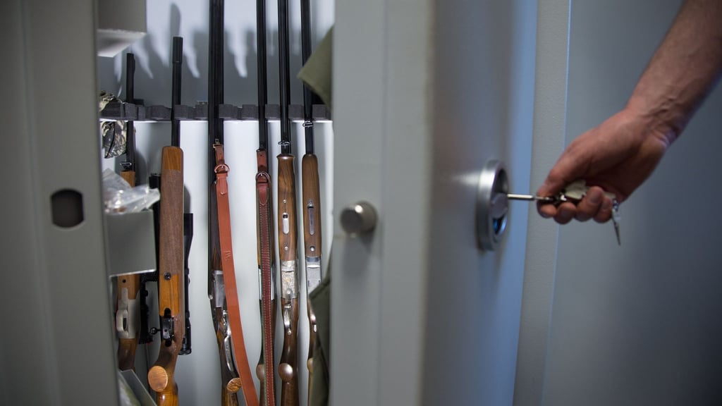 Falsche Kontrolleure verschaffen sich in Sachsen-Anhalt Zugang zu Waffen.