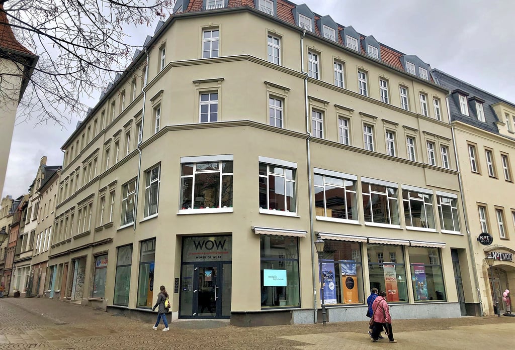 Echt gute Nachrichten aus der Zeitzer Innenstadt: Die Fassade von Roßmarkt 13a, wo sich der Coworking Space befindet, erstrahlt in neuem Glanz.