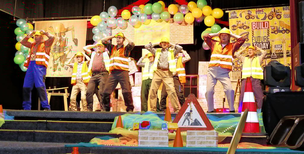 Das Männerballett begeisterte mit einem Auftritt in Bauarbeiter-Montur.