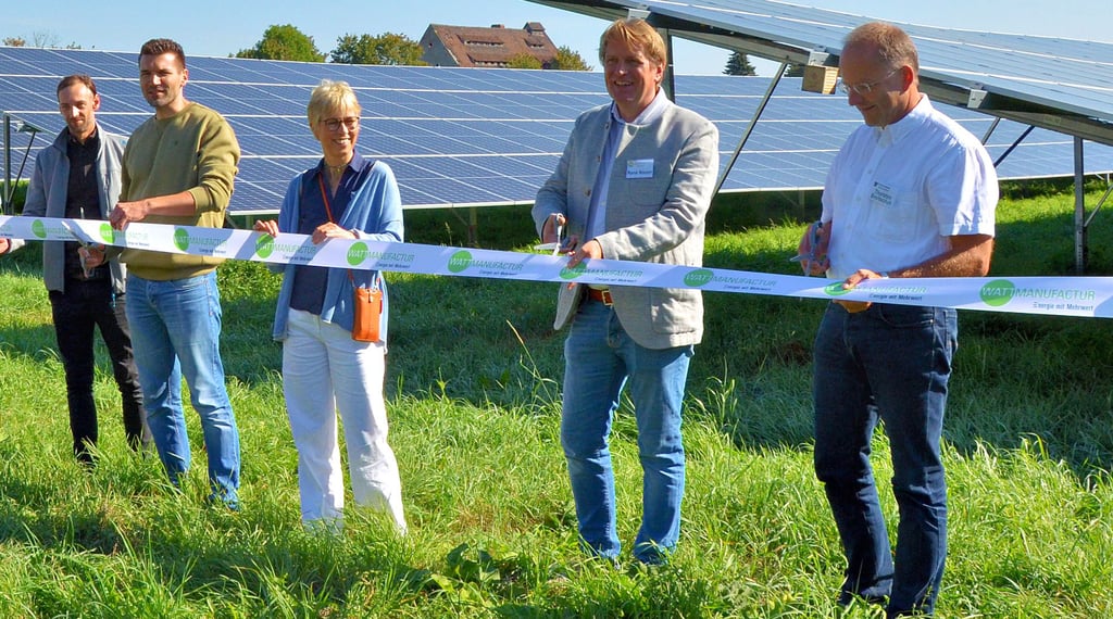 Immer mehr Strom in Oschersleben wird aus erneuerbaren Energien produziert. Der im September 2023 eröffnete Solarpark am Klärwerk in der Triftstraße trägt beispielsweise dazu bei.