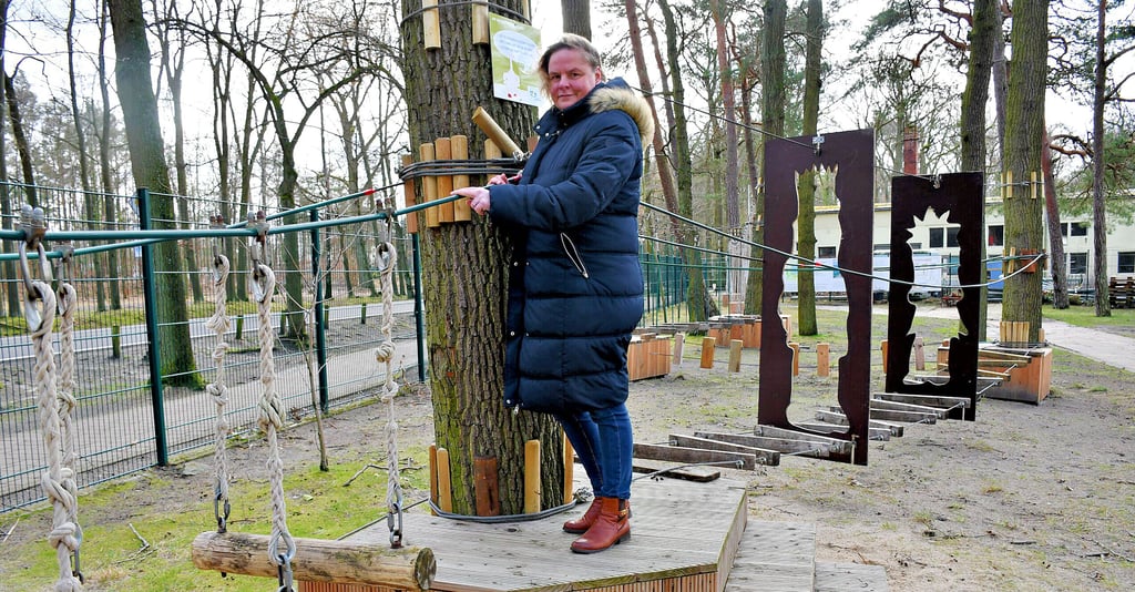 Claudia Schulz, Geschäftsführerin der Luftkurort Arendsee GmbH, auf dem Kletterpark.