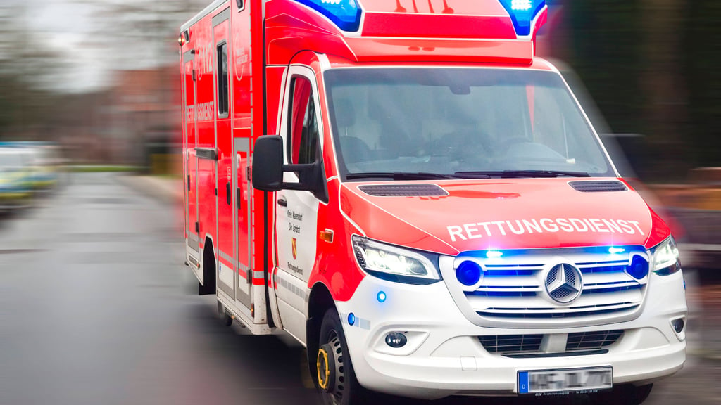 Unfall in Wittenberg: Fußgängerin von Auto erfasst - schwer