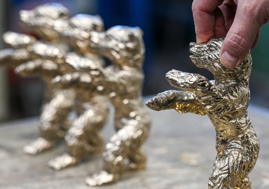 Erste Rohlinge der Berlinale-Bären sind in der Bildgießerei Hermann Noack zu sehen.
