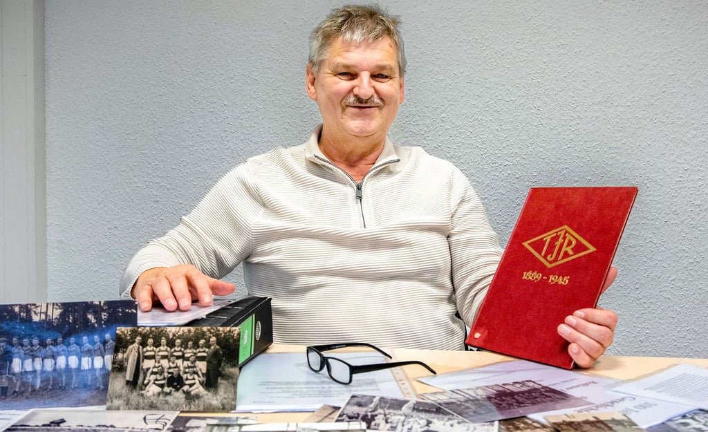 Jens Winterberg – von 1992 bis 2005 Abteilungsleiter Handball bei TV Jahn Roßlau – ist heute für die Traditionspflege und deren Erhalt aktiv.