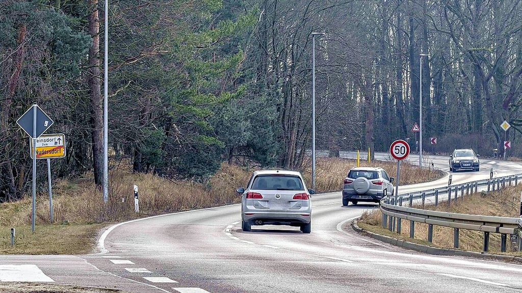 Schon seit Jahren wird in etlichen Orten des Landkreises auf Radwege gewartet, wie zum Beispiel in Nudersdorf oder Straach.
