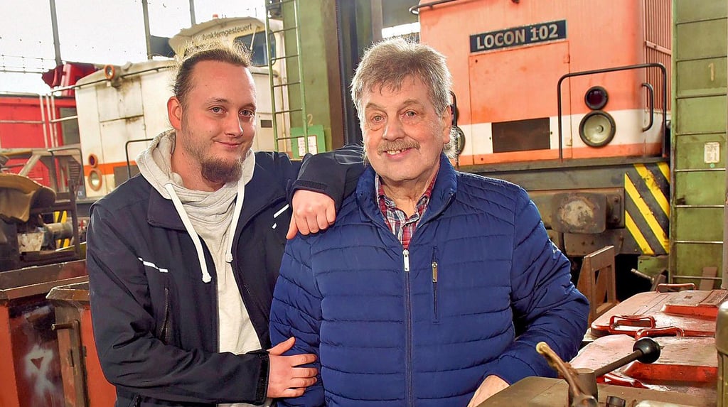 Die nächste Generation steht bereit: Oliver Kellner und sein Vater Gerhard Kellner führen beide die Geschäfte in der Bahnwerkstatt.