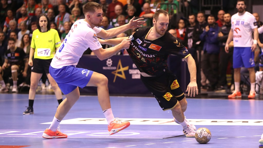 Nächster Sieg in der Handball Champions League für Magdeburg: Kapitän Christian O’Sullivan (r.) und der SCM ließen sich auch nicht von Wisla Plock – hier Tin Lucin – aufhalten.
