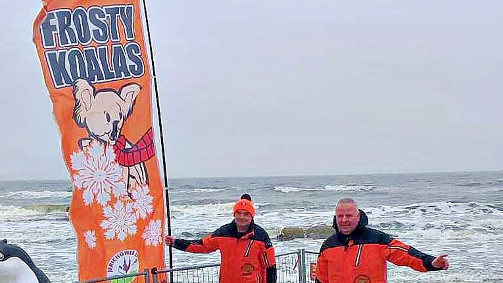 Die „Frosty Koalas“ mit ihrer Flagge.