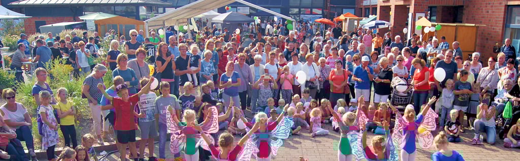Generationen kommen zusammen, so wie beim fest der Nachbarn (hier 2018). Solche Anlässe kann es öfter geben.