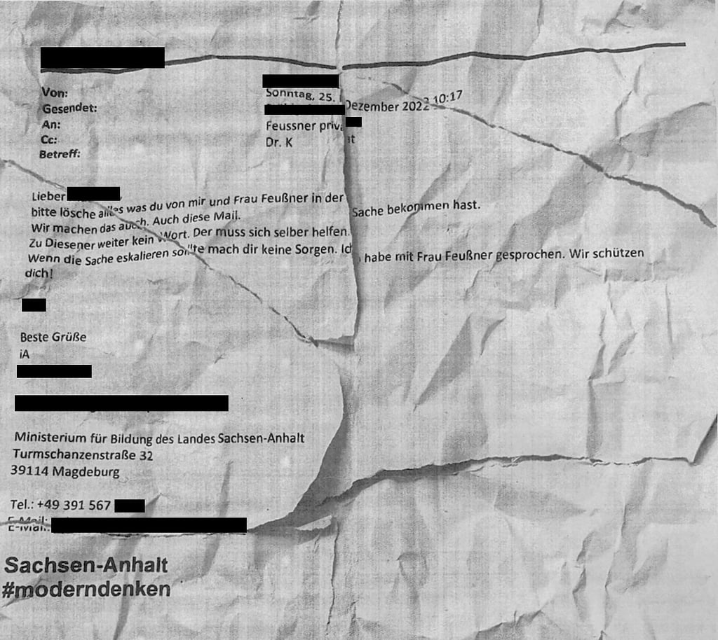 Diese Kopie der ausgedruckten Mail liegt der Volksstimme vor. Einige Namen haben wir geschwärzt.