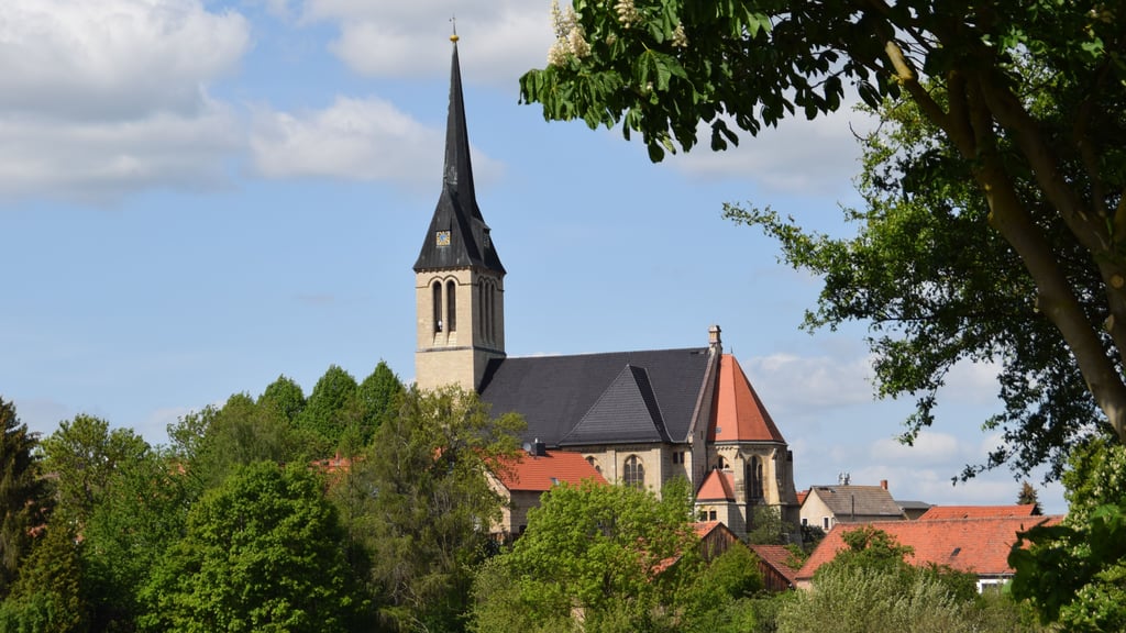 Die Kirche St. Bonifatius in Ditfurt.