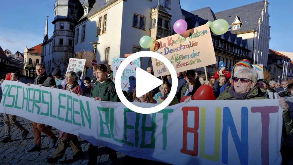 Video: Demokratie-Demos - Drei Frauen aus Aschersleben erzählen, warum ...
