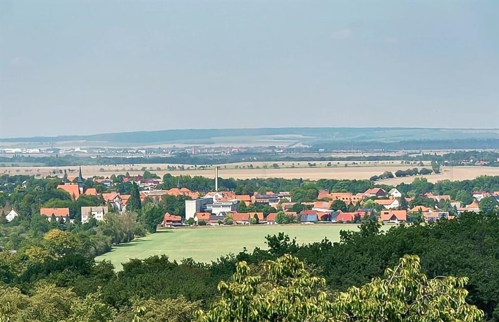 Blick von der Konradsburg Ermsleben ins Land: Wer wird hier künftig an der Spitze der Ortschaftsräte stehen?