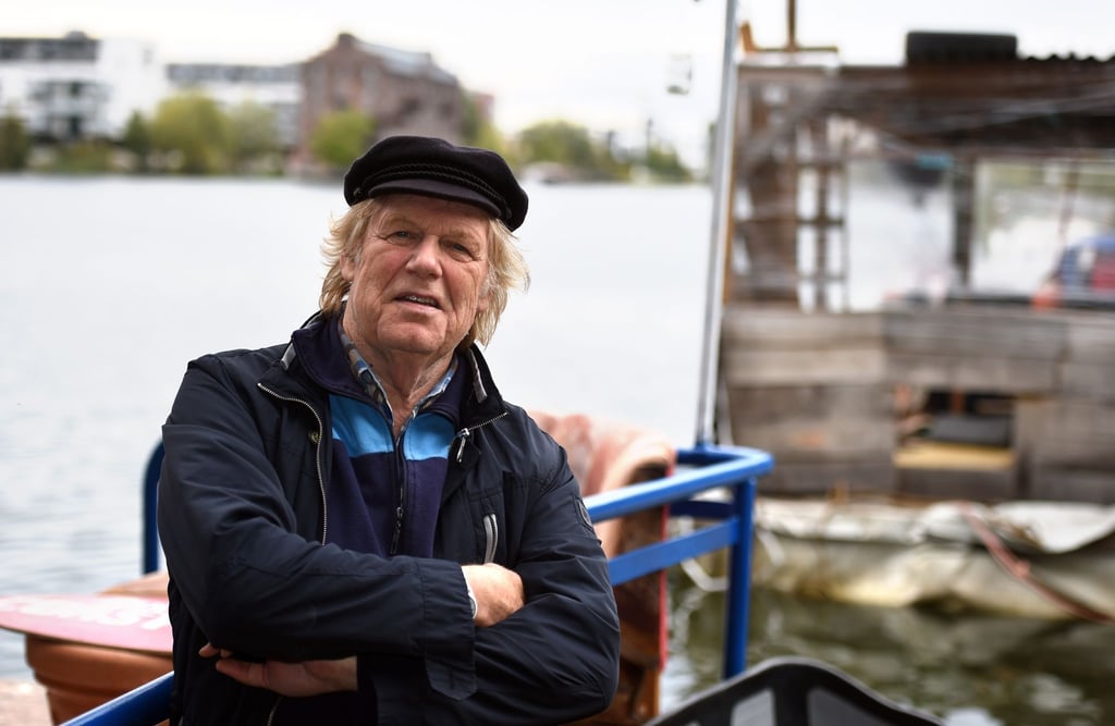 Mit „Der Bauer macht uns all'n den Teller voll“ wurde postum des verstorbenen Musikers Gunter Gabriel veröffentlicht.