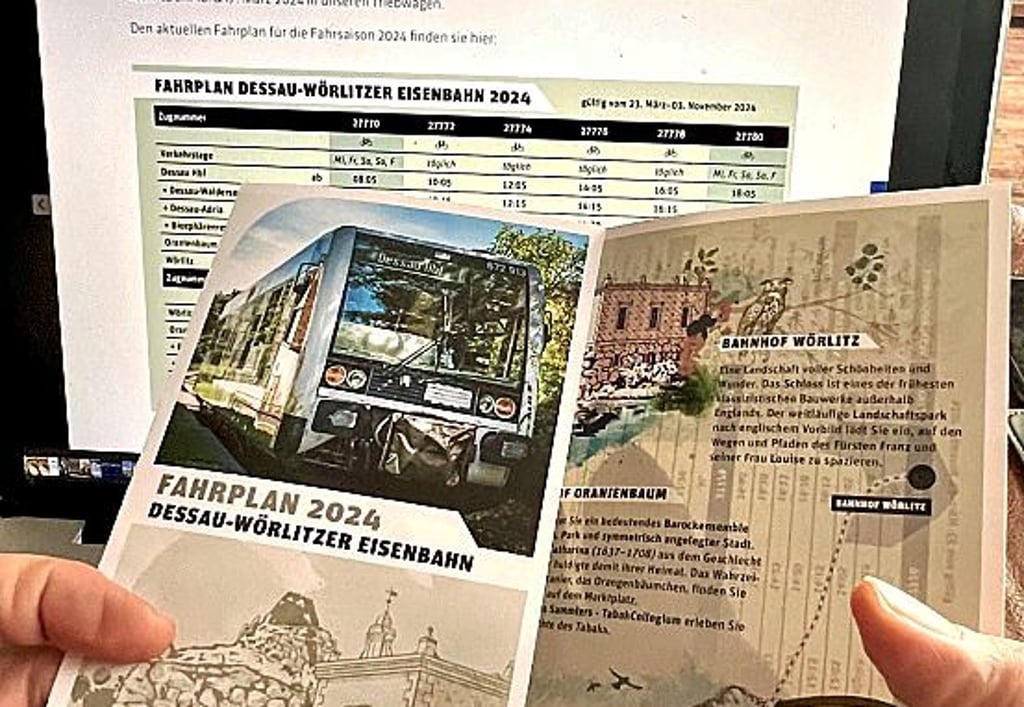 Ganz neu: der Flyer für die Dessau-Wörlitzer Eisenbahn mit dem Fahrplan und Tipps für 2024