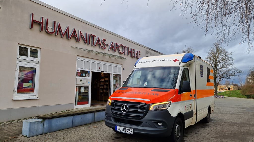 Zu einem Einsatz ist es in einer Apotheke in Halle-Neustadt gekommen.
