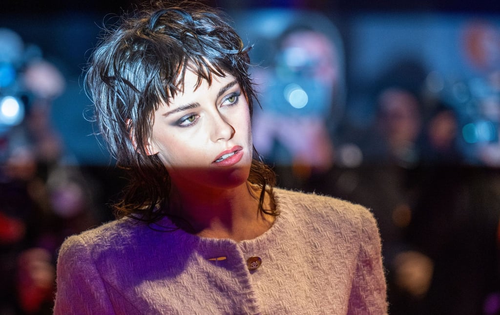 Schauspielerin Kristen Stewart auf dem roten Teppich vor dem Berlinale Palast.