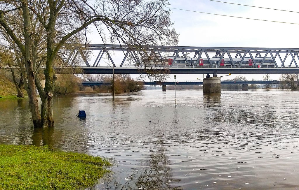 Lage an der Elbe