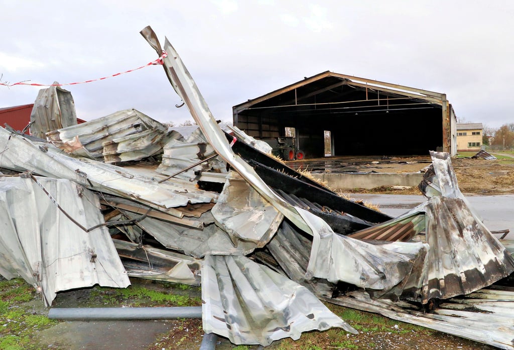Die Lagerhalle der Holzdorfer Agrargenossenschaft in Buschkuhnsdorf ist durch den Großbrand im Januar schwer geschädigt worden. Das Gebäude soll wieder aufgebaut werden.