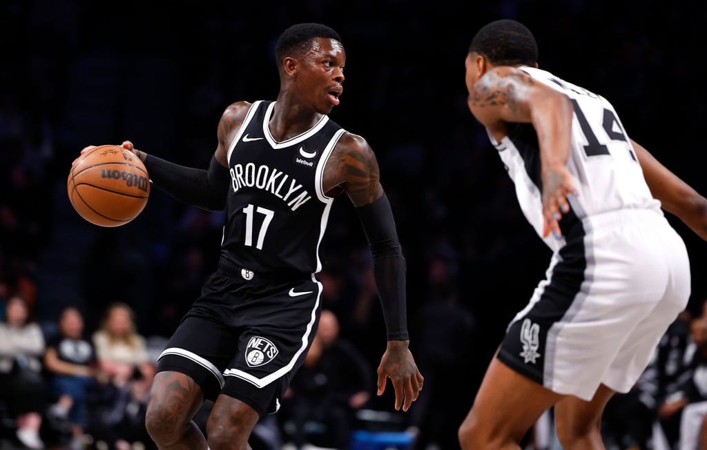 Dennis Schröder (l) war erst vor Kurzem zu den Nets gewechselt.