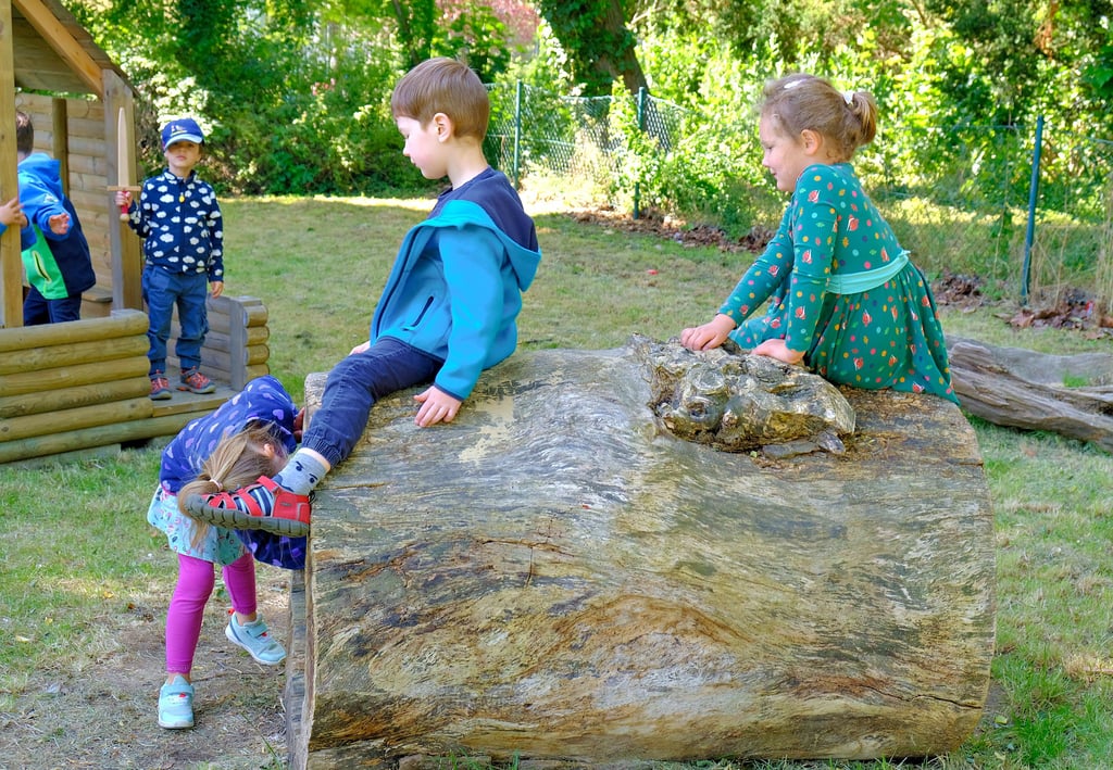 Spielende Kinder in der Kindertagesstätte „Am Thie" in Blankenburg. Weil die Kosten für die Kinderbetreuung in den vergangenen Jahren enorm gestiegen sind, wird eine höhere finanzielle Beteiligung des Landes gefordert.
