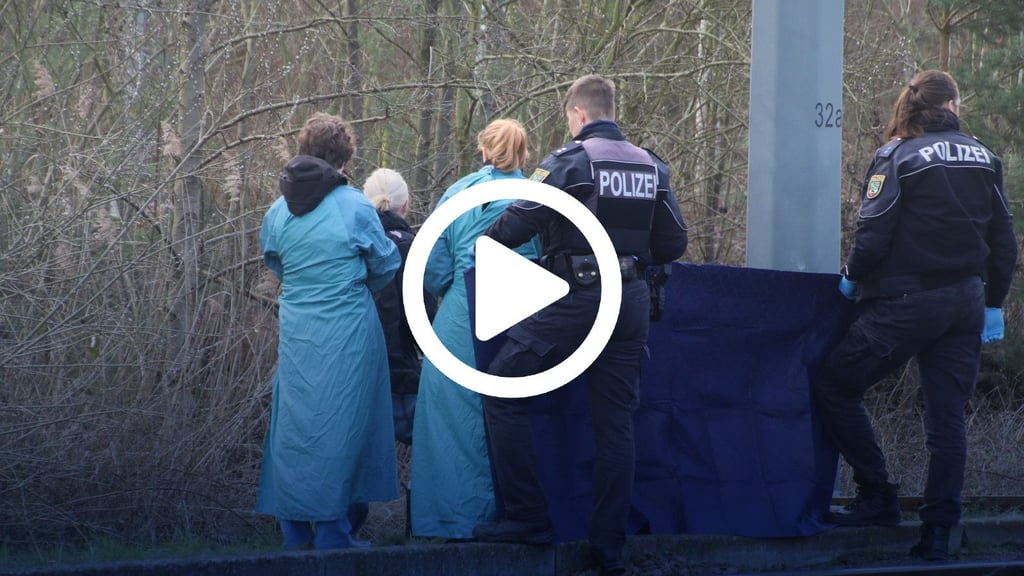 In Halle wurde am Dienstag nahe der Haltestelle Kröllwitz eine Leiche gefunden. Die Polizei ermittelt.