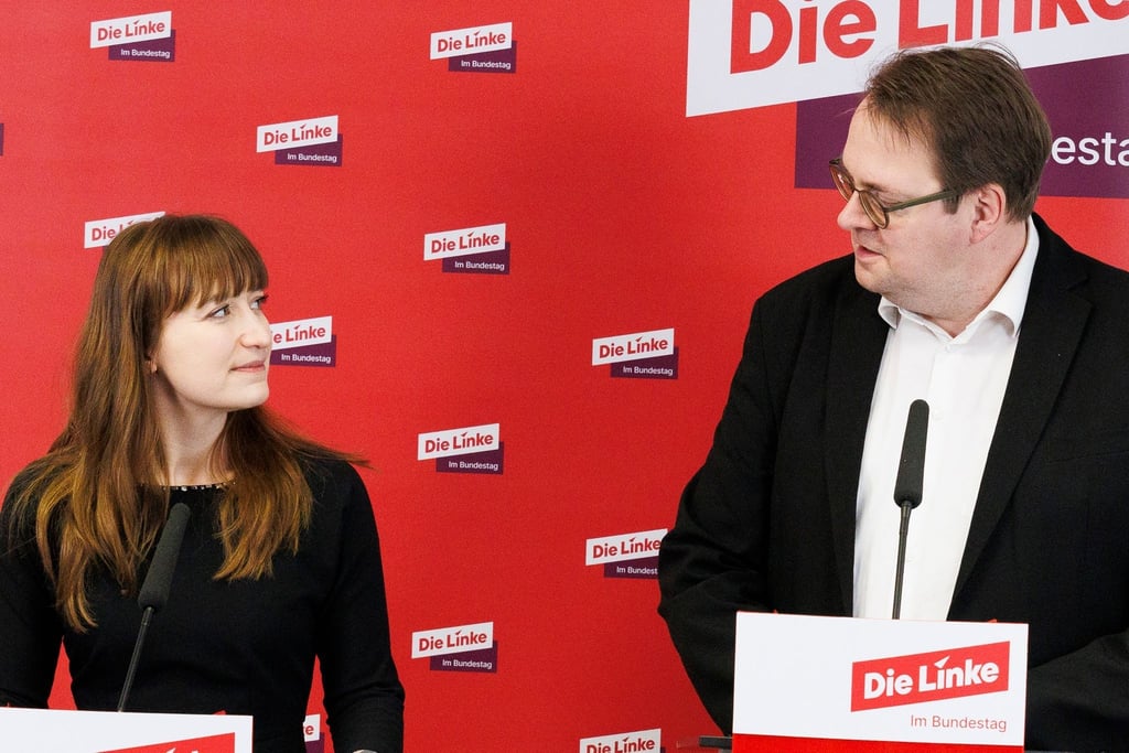 Heidi Reichinnek (Die Linke) und Sören Pellmann (Die Linke), die neuen Vorsitzenden der Linken-Gruppe im Bundestag geben eine Pressekonferenz.