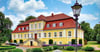 Schloss Döbbelin wird mit Hilfe von  Unterrichtungstafeln an der Bundesstraße beworben. Die SPD im Stadtrat Stendal will das ändern.