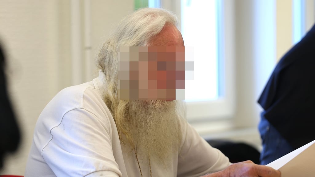 Der selbst ernannte „Druide“ Karl B. bei einem Prozess vor dem Amtsgericht