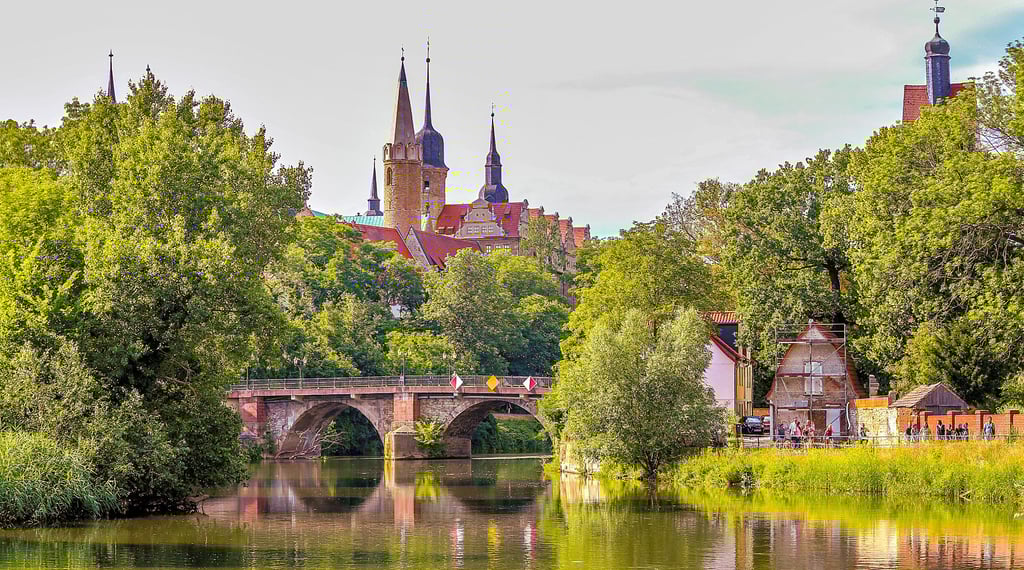 Am stärksten identifizieren sich die Merseburger laut der Studie mit ihrer Stadt aufgrund der Saale und deren umgebendem Grün sowie durch die historischen Bauwerke.