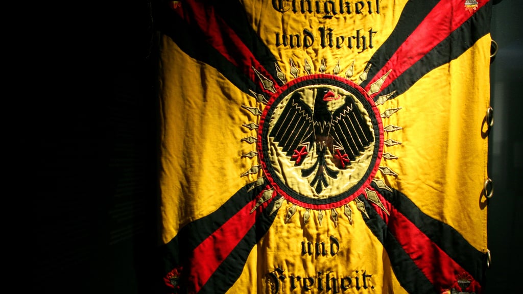 Vor 100 Jahren wurde die Organisation "Reichsbanner Schwarz-Rot-Gold" in Magdeburg gegründet. Geplant ist am 22. Dezember dazu ein Festakt auf dem Domplatz.