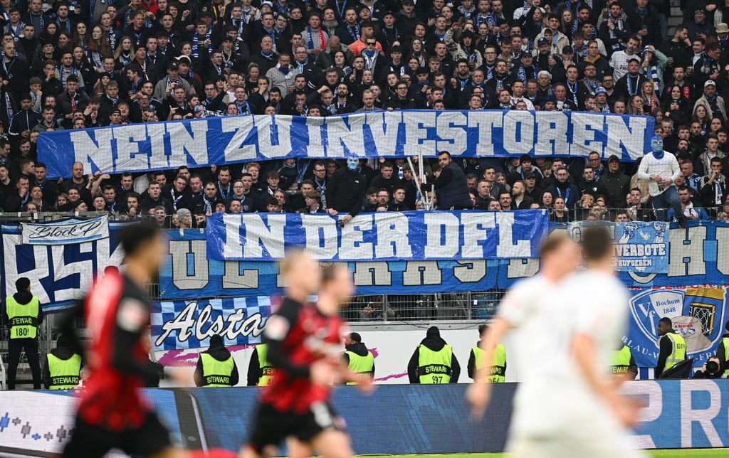 Seit Wochen protestieren die Fans in der ersten und zweiten Bundesliga gegen den Investoren-Einstieg bei der DFL.