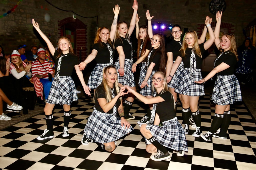Die Tanzgruppe des des Aderstedter Faschingsvereins.
