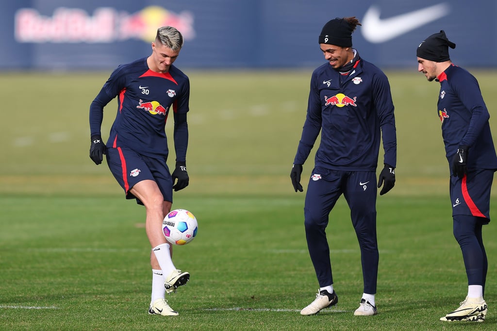 Benjamin Sesko und Yussuf Poulsen im Training bei RB (Archivbild).