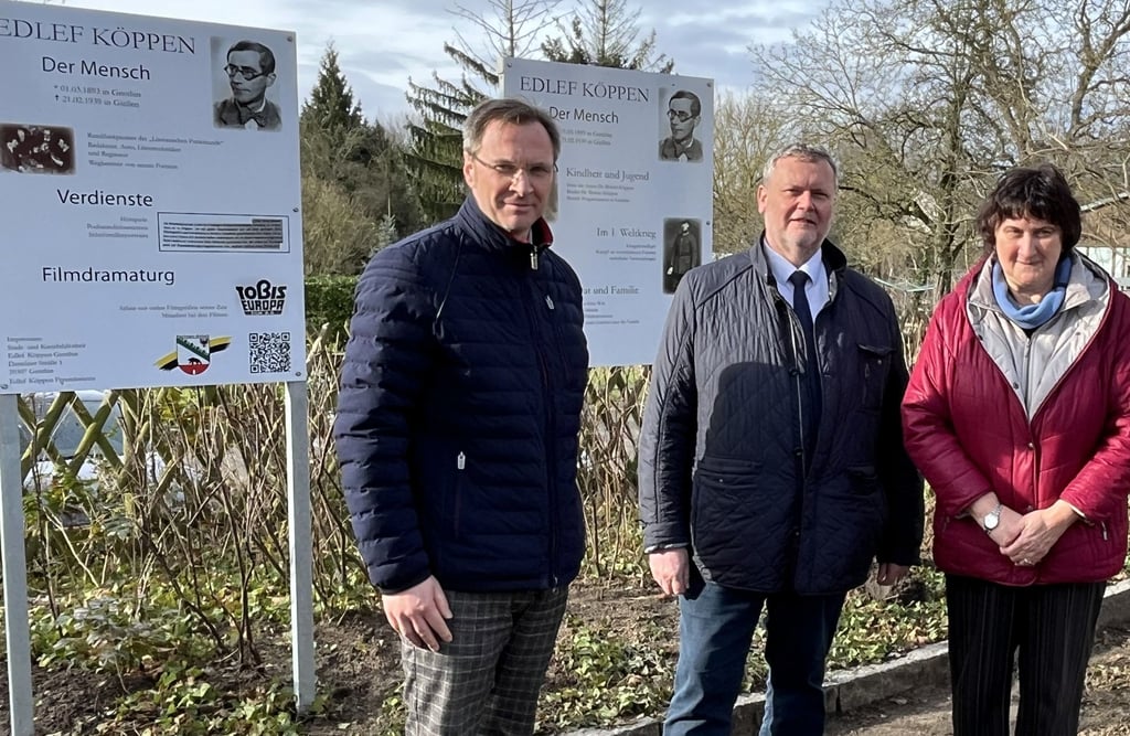 Andy Martius, Matthias Günther und Gabriele Herrmann bei der Einweihung der Schau am Edlef-Köppen-Platz.