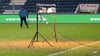 Der alte, 2021 verlegte Rasen in der MDCC-Arena ist Geschichte: Am Samstag weihen der 1. FC Magdeburg und der FC Schalke 04 im Zweitliga-Duell den neuen Rollrasen ein.