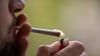 In Deutschland soll es nach den Plänen der Ampelregierung zur Legalisierung von Cannabis kommen. Allerdings darf dann wohl nicht überall am Joint gezogen werden.
