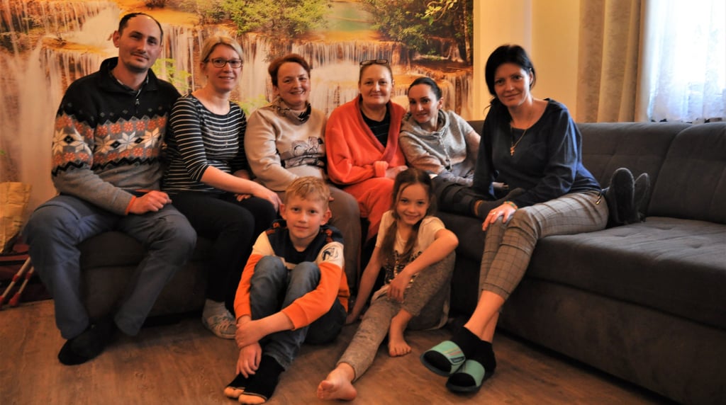 Waldemar und Ellen Bill mit ihren damaligen Gästen aus der Ukraine.
